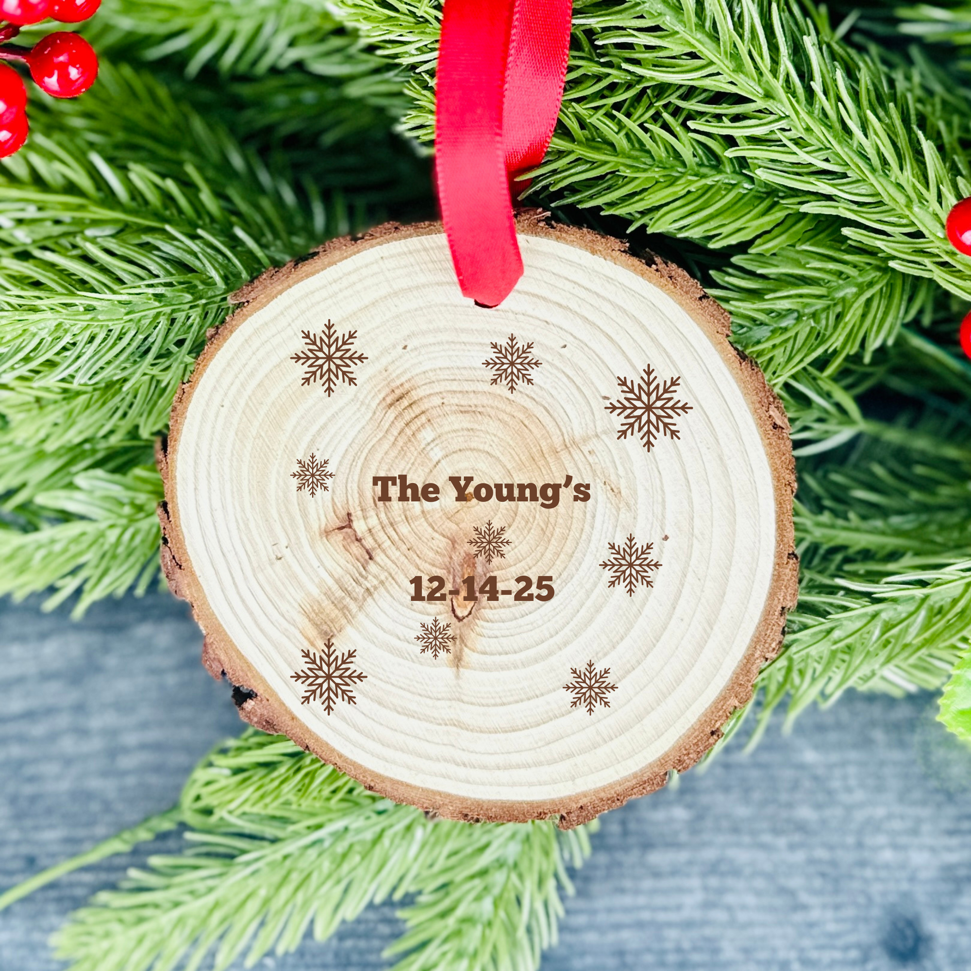 Personalized ornament favors deals